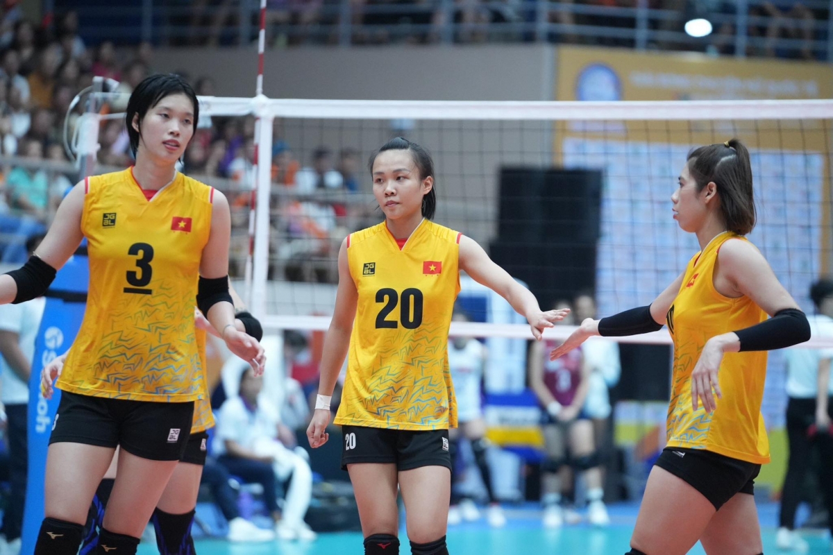 Thanh Thúy và các đồng đội kéo dài chuỗi chiến thắng liên tiếp lên 4 trận