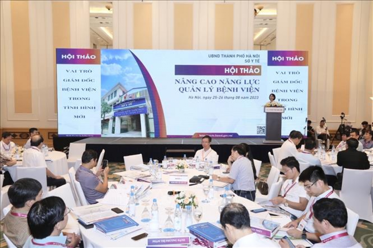 Tham dự Hội nghị có giám đốc các bệnh viện trên địa bàn Hà Nội và trực tuyến tới 300 điểm cầu