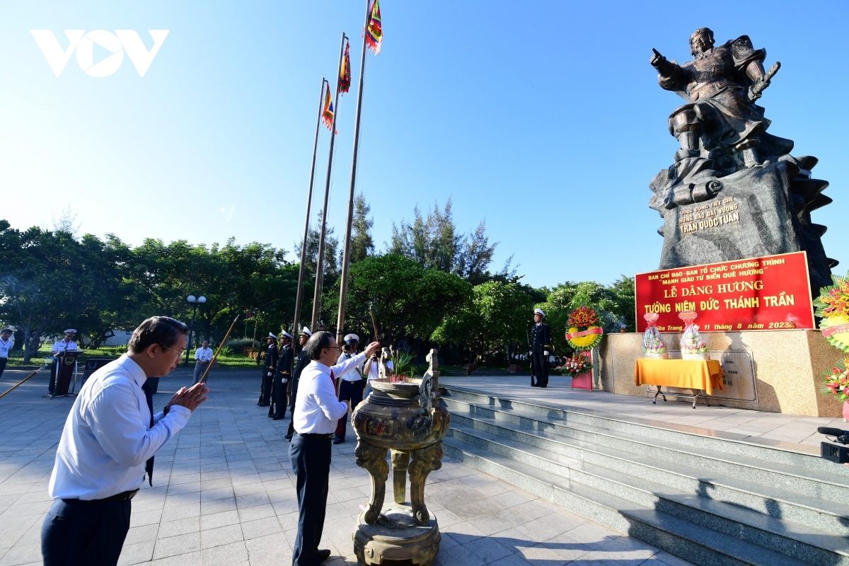 Khẳng định “Việt Nam là quốc gia biển”, với khát vọng chinh phục biển; mạnh từ biển, làm giàu từ biển và giữ vững môi trường hòa bình trên biển; phát triển bền vững kinh tế biển, trên nền tảng “tăng trưởng xanh”; góp phần thiết thực thực hiện thắng lợi Nghị quyết Đại hội lần thứ XIII của Đảng; xây dựng nước Việt Nam ngày càng giàu, mạnh.
