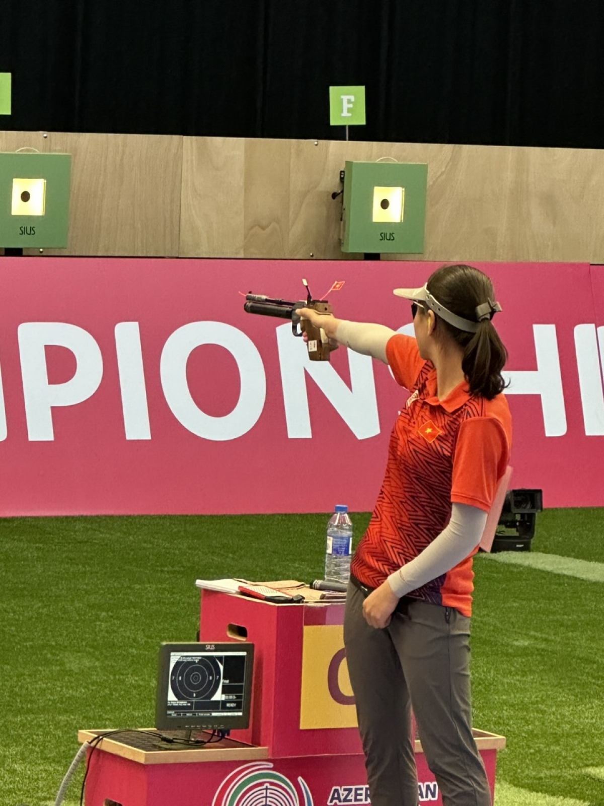 Xạ thủ Trịnh Thu Vinh mang về vé dự Olympic Paris 2024 thứ hai cho TTVN