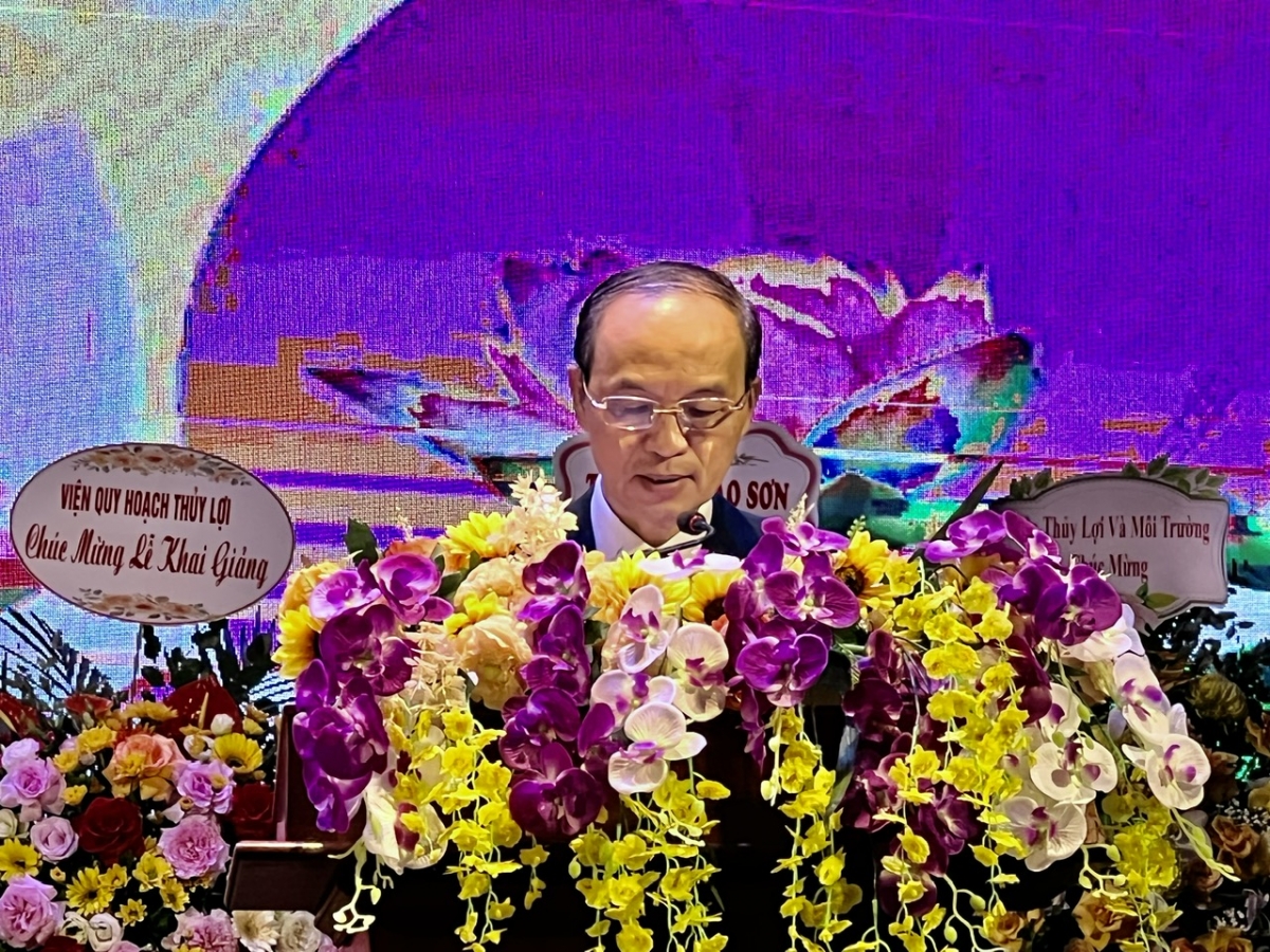 GS.TS Trịnh Minh Thụ , Hiệu trưởng trường ĐH Thủy lợi phát biểu tại lễ Khai giảng