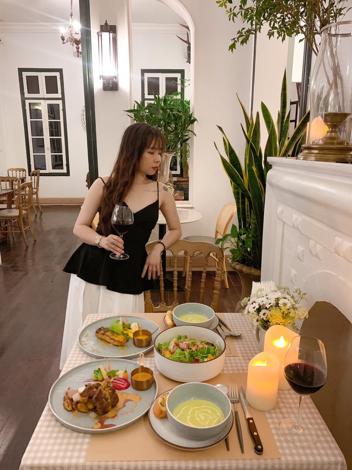 Không bao giờ ngừng nỗ lực và trau dồi từ cách thức chụp ảnh, viết văn, cách thức edit trình ảnh, video và phải cập nhật các xu hướng, cập nhật các món ăn thường xuyên và cập nhật cách đưa góc nhìn của mình đến với mọi người