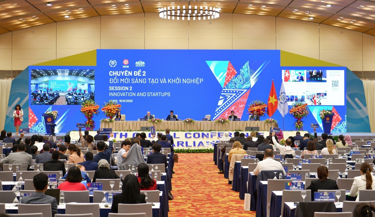 Thảo luận chuyên đề về Đổi mới sáng tạo và khởi nghiệp, trong khuôn khổ Hội nghị Nghị sĩ trẻ toàn cầu lần thứ 9