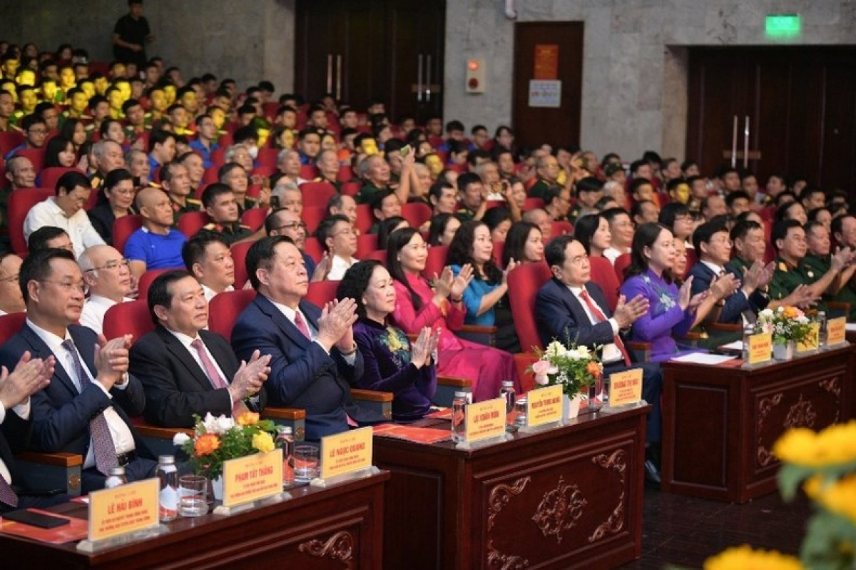Các đại biểu dự Lễ trao giải thưởng.