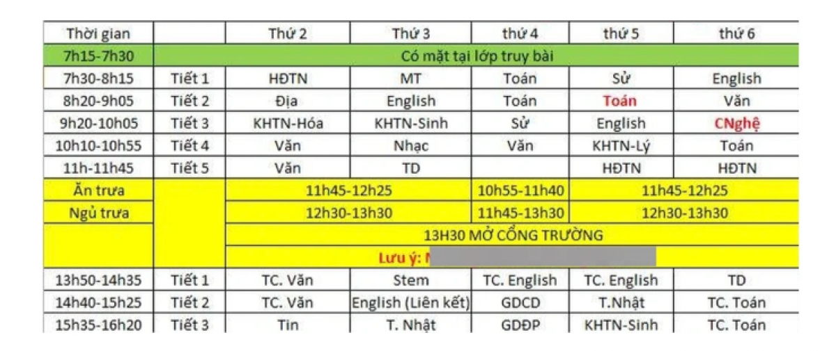 Thời khóa biểu có hai môn liên kết là tiếng Anh và STEM của một học sinh tại Hà Nội