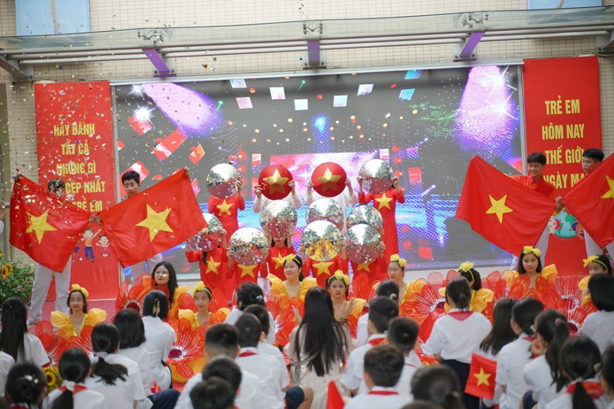 Những tiết mục văn nghệ chào mừng lễ khia giảng năm học 2023-2024 của học sinh trường THCS Hoàng Hoa Thám 