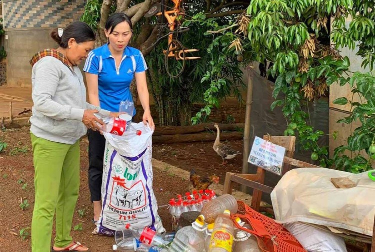 Phân loại rác thải sinh hoạt tại nguồn từ mỗi gia đình là việc làm nhỏ nhưng ý nghĩa lớn