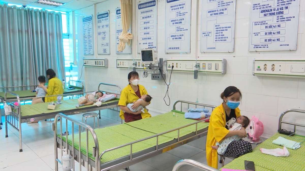 Trẻ bị rối loạn đường tiêu hóa với biểu hiện đa dạng và phức tạp hơn so với trước