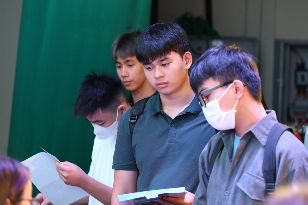 Thí sinh làm thủ tục nhập học năm 2023 (ảnh minh họa)