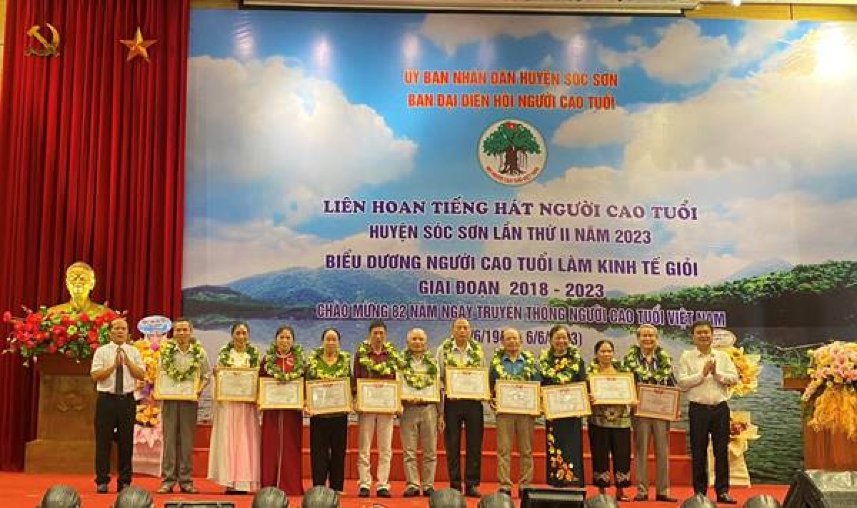 Sóc Sơn tổ chức biểu dương 24 gương Người cao tuổi tiêu biểu làm kinh tế giỏi giai đoạn 2018-2023