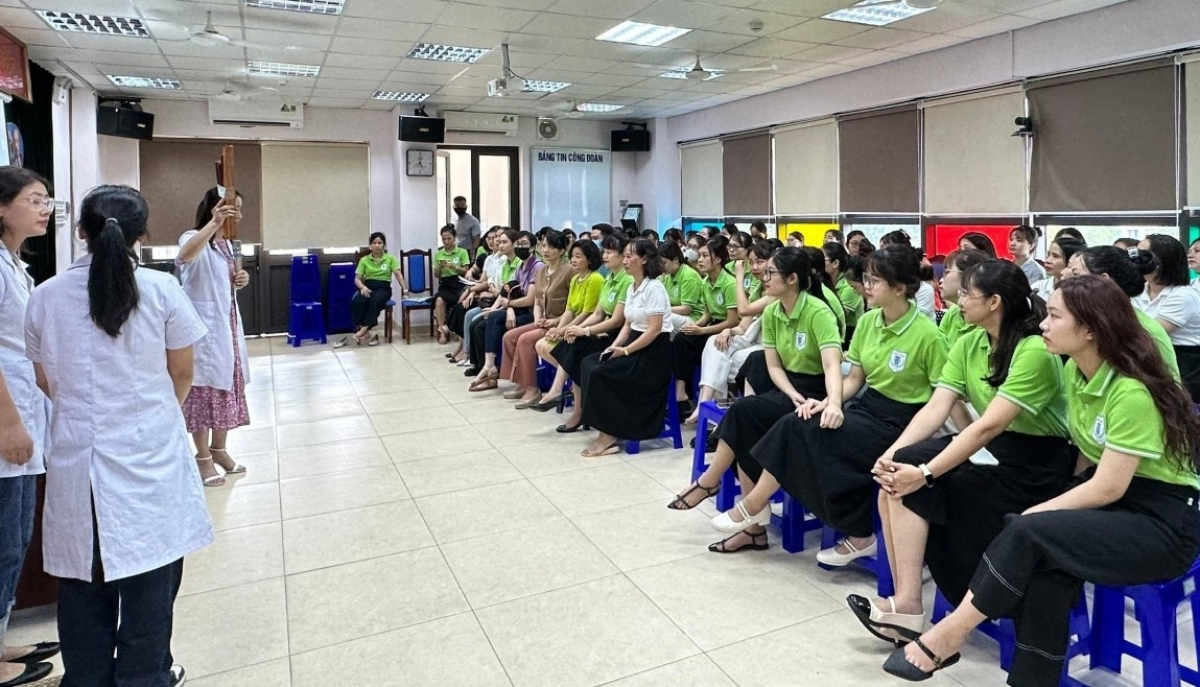 Buổi tập huấn tại điểm trường Tiểu học Nguyễn Bá Ngọc