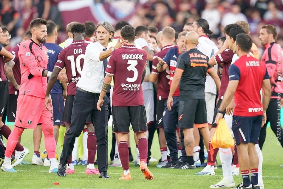 Salernitana và Cagliari chia điểm ở vòng 9