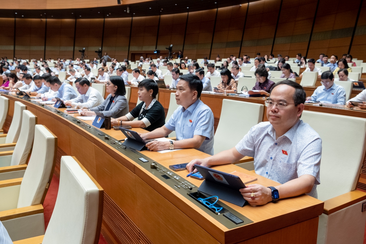 Đề xuất nghiên cứu, giao Bộ GD&ĐT làm một bộ SGK nhận được sự quan tâm của nhiều đại biểu Quốc hội tại kỳ họp thứ 6