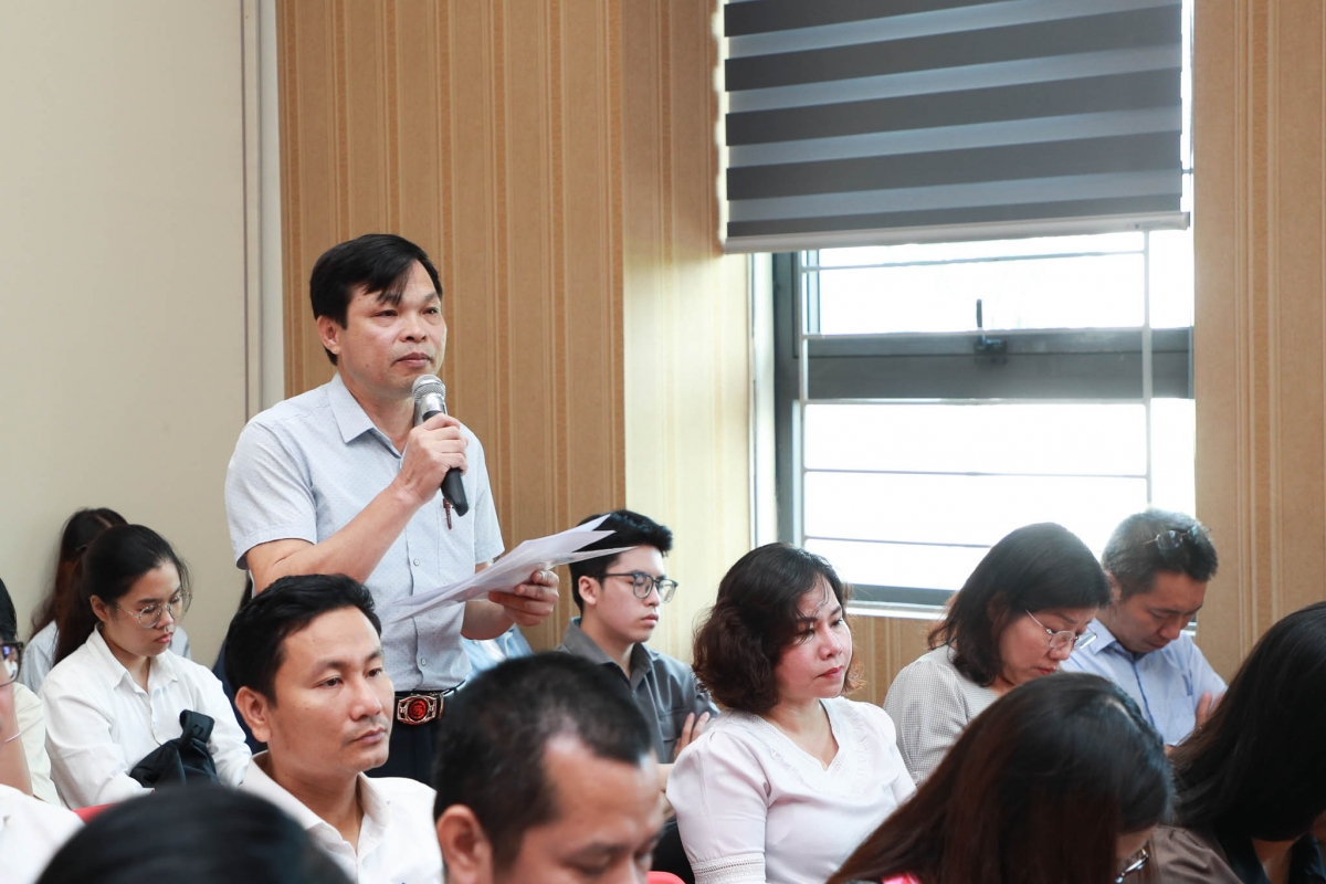 Cử tri kiến nghị các vấn đề dân sinh