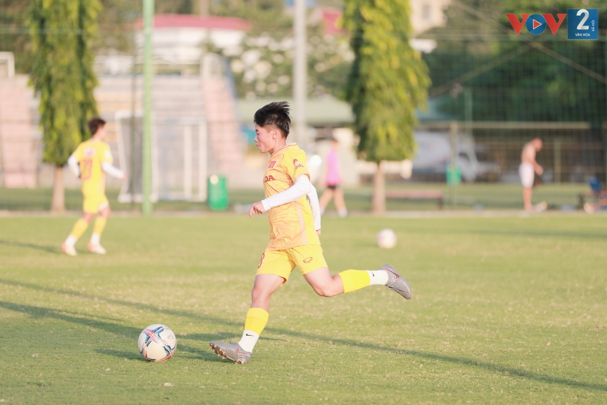Tiền đạo Ngọc Minh Chuyên vua phá lưới các giải U18, U19 Đông Nam Á
