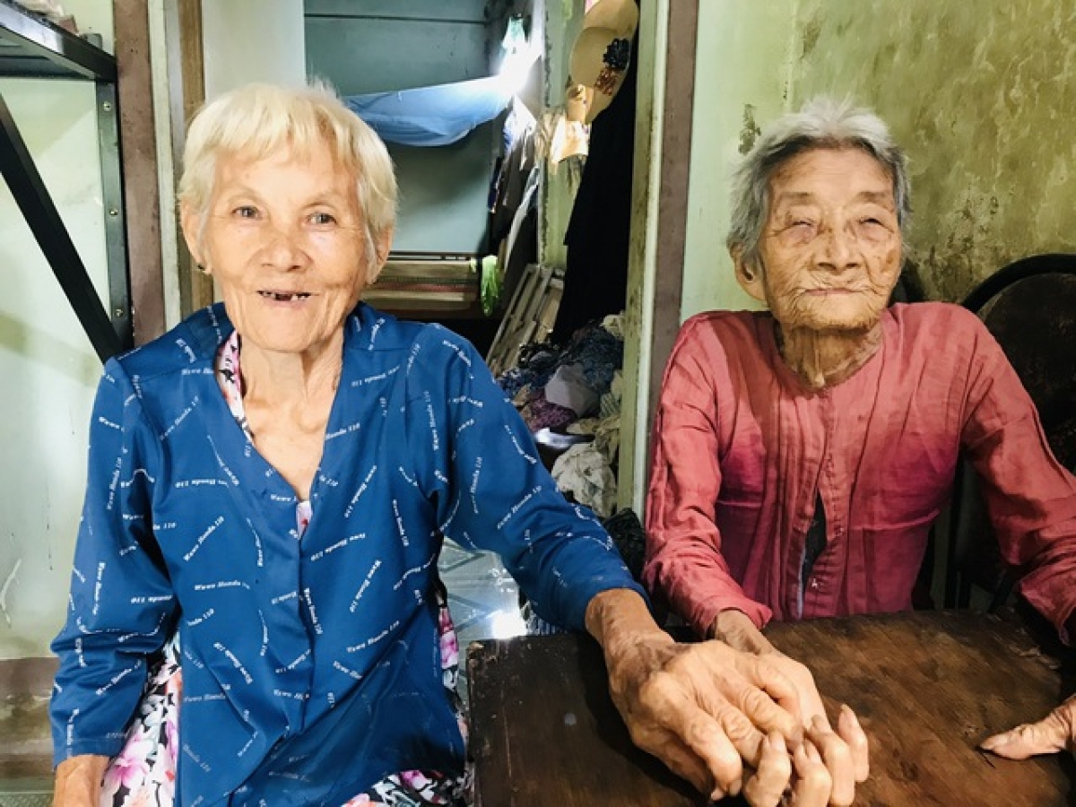 Bà Hai không lấy chồng để phụng dưỡng mẹ già