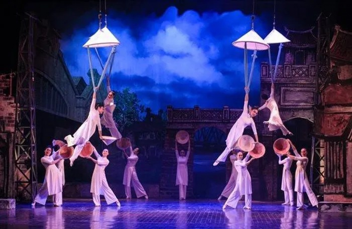 Liveshow "Hà Nội vào thu" có nhiều tiết mục xiếc và tạp kỹ đặc sắc. Ảnh minh họa