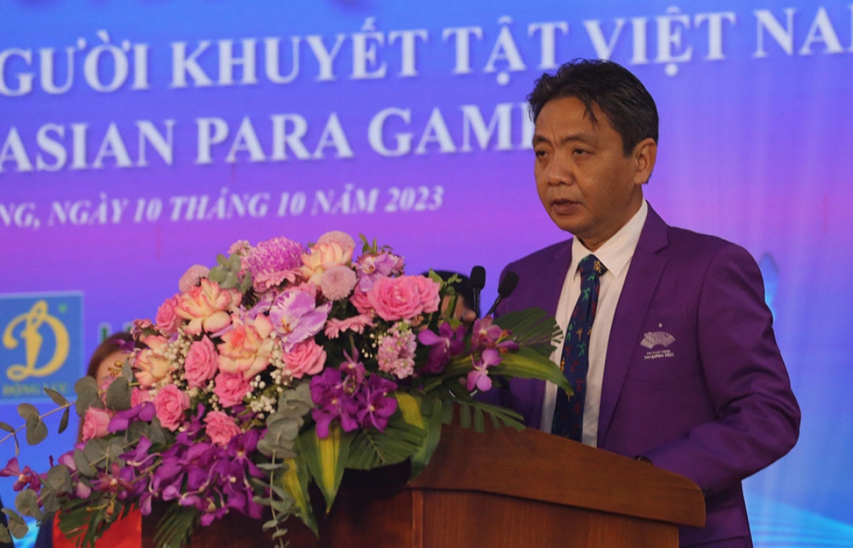 Ông Hoàng Đạo Cương, Thứ trưởng Bộ Văn hoá Thể thao và Du lịch phát biểu giao nhiệm vụ cho Đoàn thể thao người khuyết tật Việt Nam. Ảnh: Thành Long