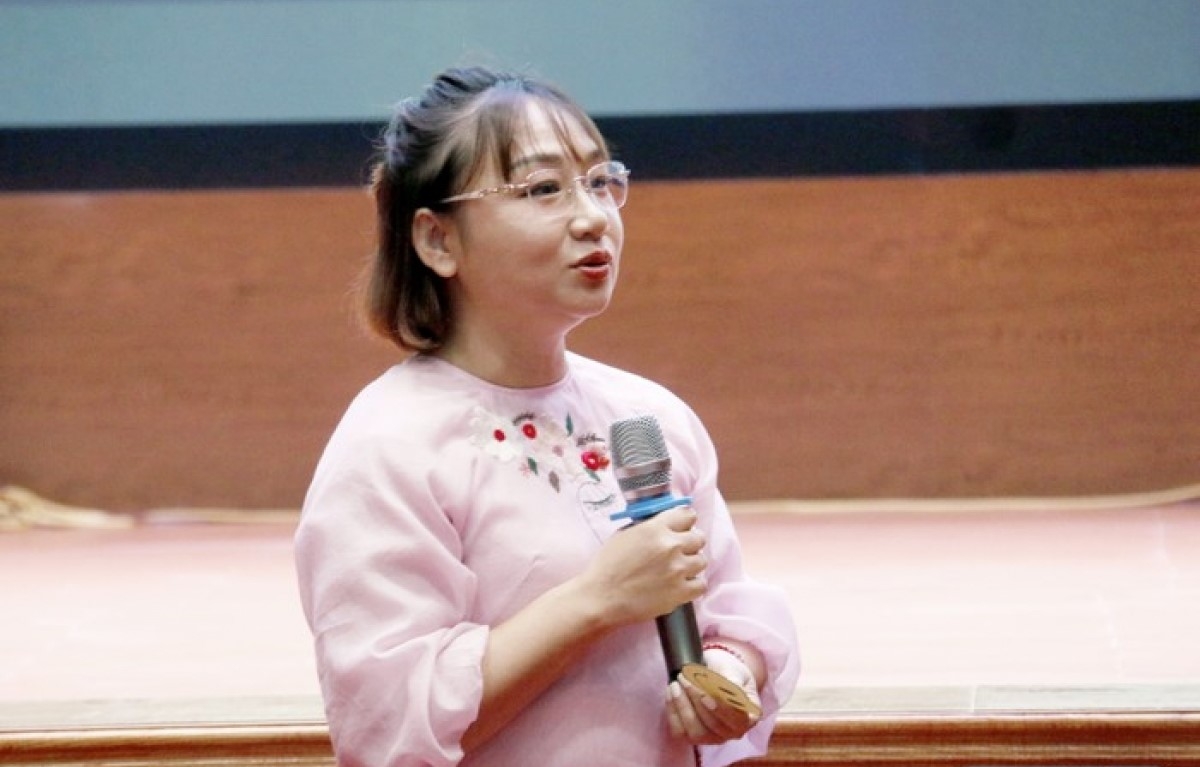 Tiến sĩ Phạm Hà Thương - Giảng viên khoa Giáo dục mầm non (Trường Đại học Sư phạm Hà Nội 2) đã trình bày nội dung tham luận.