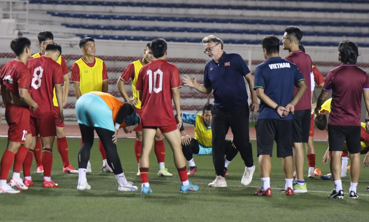 Phù thủy trắng sẽ tạo ra diện mạo mới cho các Chiến binh Sao vàng? (Ảnh: VFF)