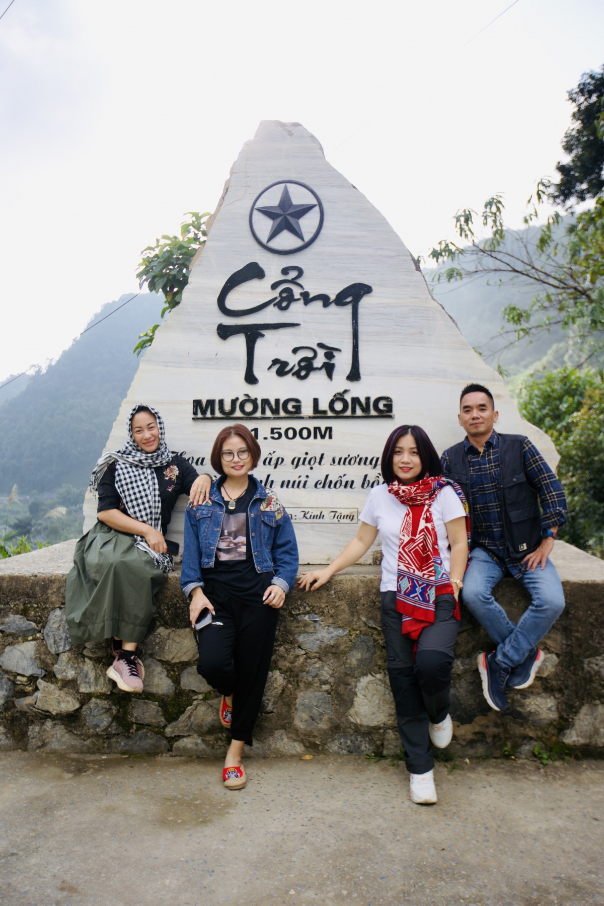 Cổng trời Mường Lống - nơi gặp gỡ giữa Trời - Đất, nơi mây tụ hội thành sông thành núi mênh mông trắng xoá như chốn Bồng Lai - điểm check in yêu thích của rất nhiều du khách