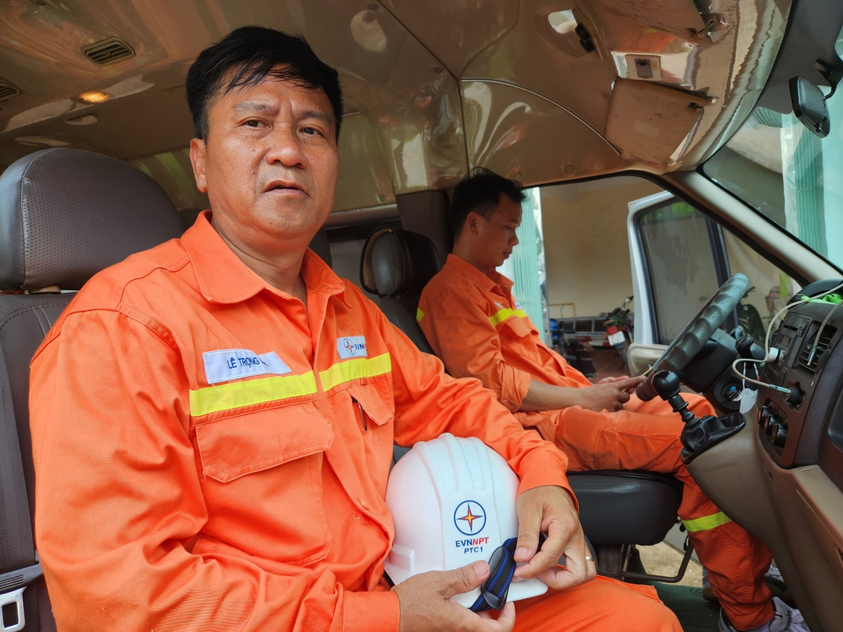 Ông Lê Trọng Nam, Đội trưởng Đội Đầm Hà trước giờ lên kiểm tra tuyến