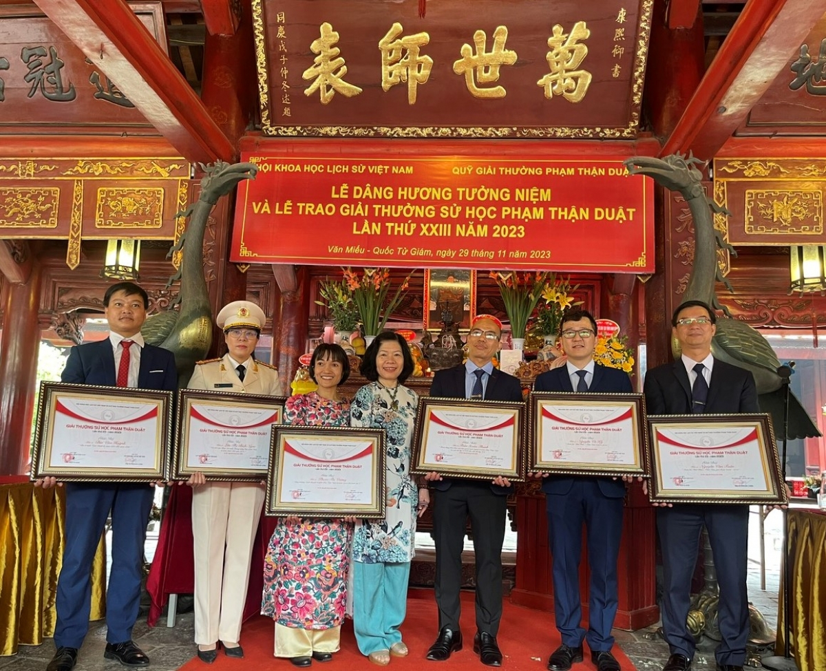 6 tân Tiến sĩ đạt Giải thưởng Sử học Phạm Thận Duật năm 2023.