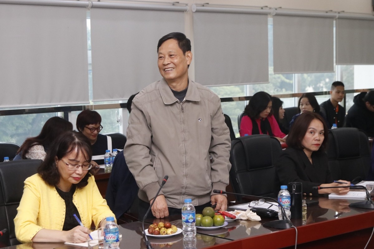 TS Nguyễn Văn Lưu, nguyên Vụ trưởng vụ Đào tạo, Bộ Văn hóa, thể thao và Du lịch tham luận.