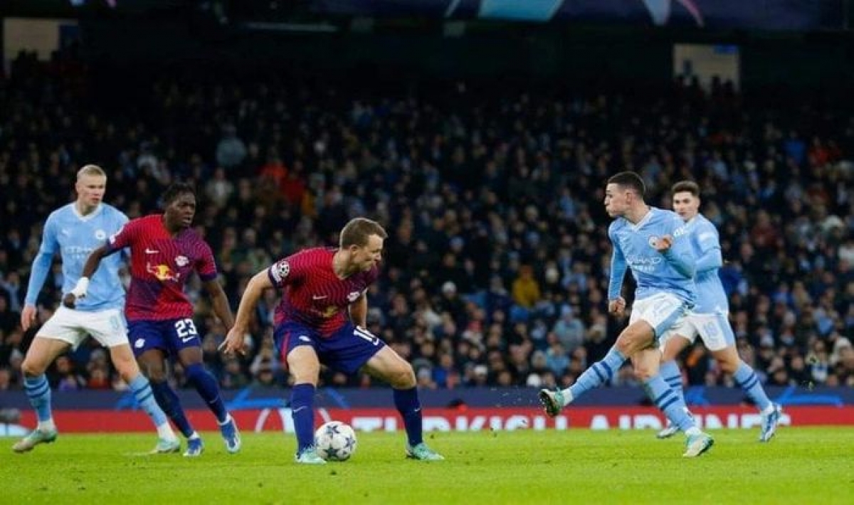 Phil Foden tỏa sáng với 1 bàn thắng và 2 kiến tạo thành bàn. Ảnh: Reuters