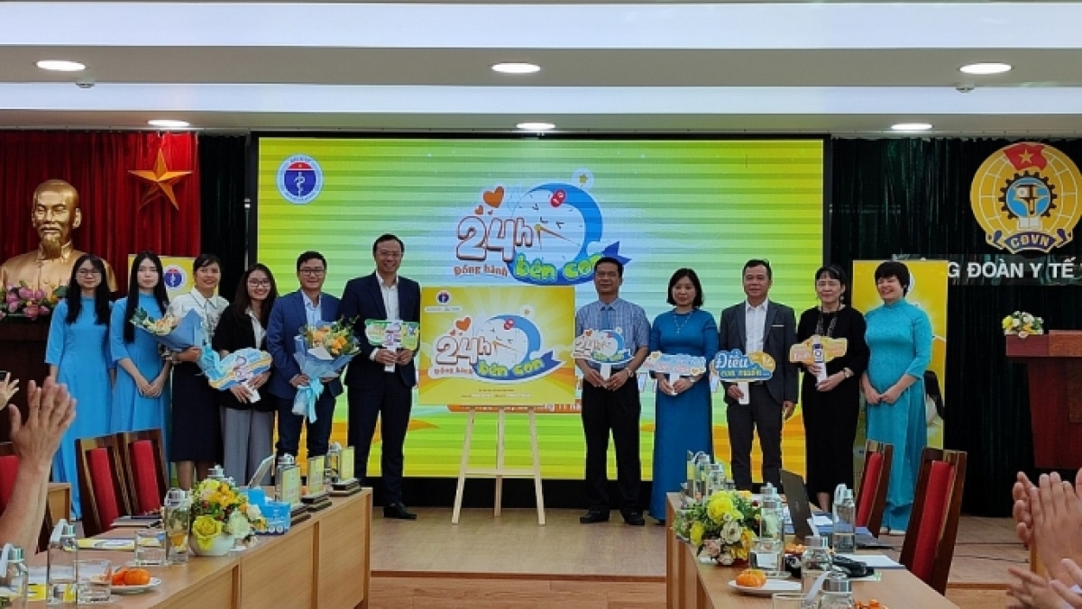 Chương trình “24h bên con” với thông điệp “Vì thế hệ trẻ Việt Nam, khỏe thể chất, mạnh tinh thần”