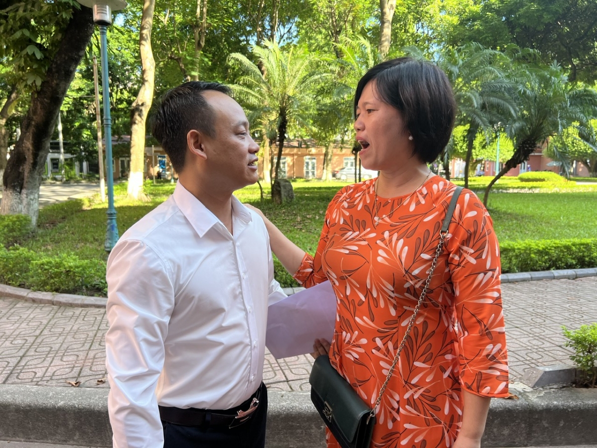 Cô Ngô Thị Hiên trong lần gặp học trò cũ