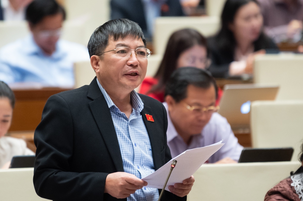 Đại biểu Phạm Đình Thanh, đoàn đại biểu Quốc hội tỉnh Kon Tum