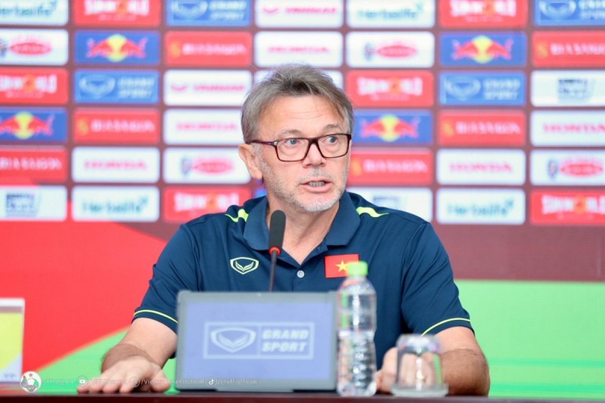 HLV Philippe Troussier. Ảnh: VFF