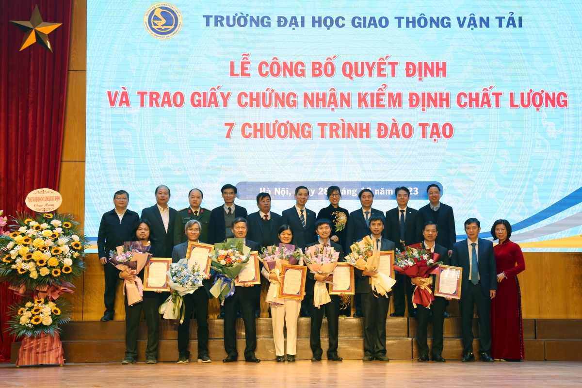 Trường ĐH GTVT công bố quyết định chứng nhận kiểm định 7 chương trình đào tạo
