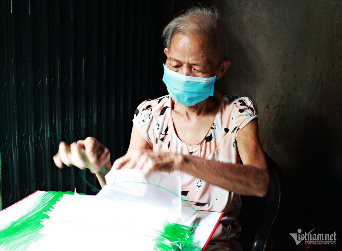 Trước đây, bà Ái từng làm tạp vụ ở một bệnh viện nên nghe, nói tiếng Việt rất sõi
