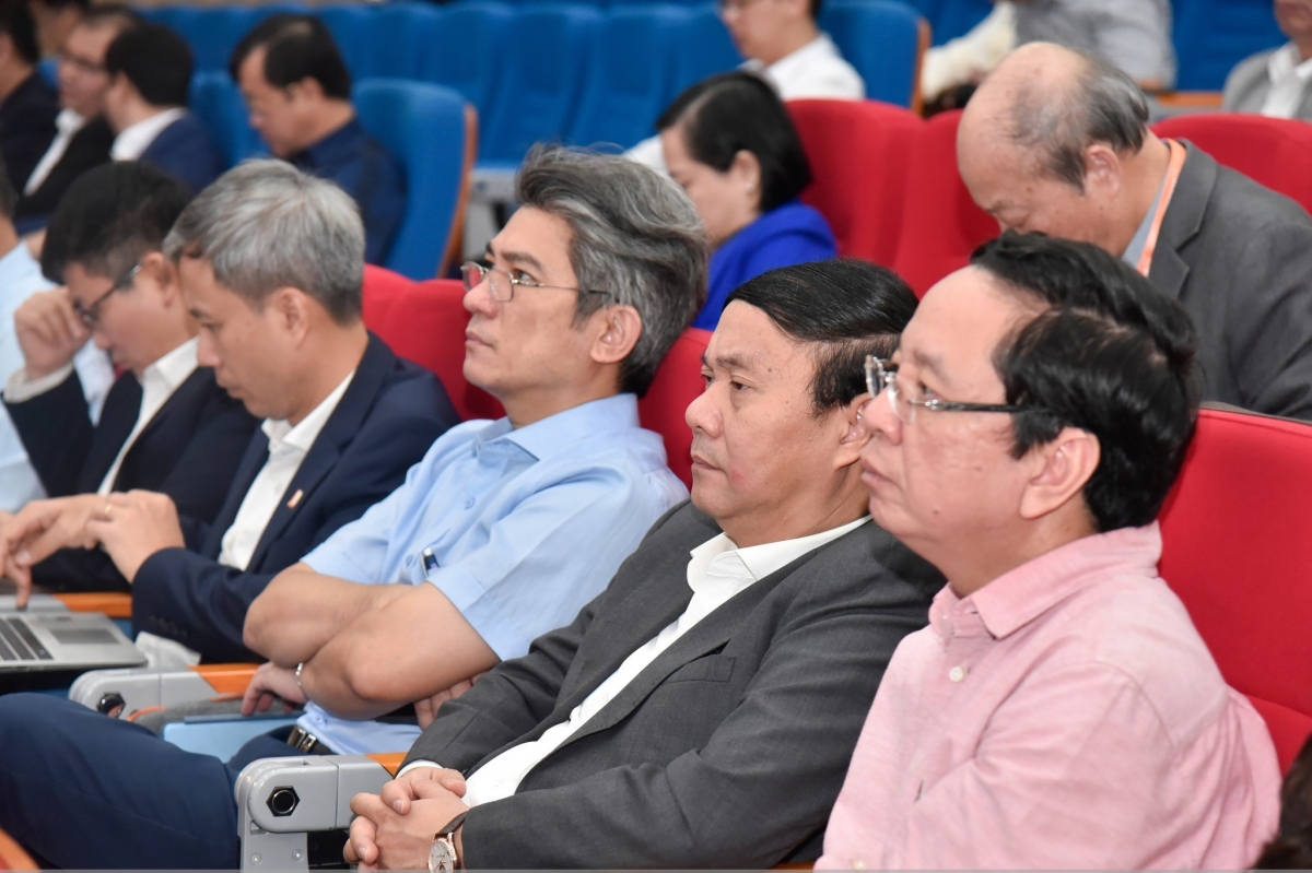 Đại diện các trường ĐH tham gia Tọa đàm lấy ý kiến "Dự thảo quy hoạch mạng lưới giáo dục ĐH và Sư phạm thời kỳ 2021-2030, tầm nhìn đến 2050"