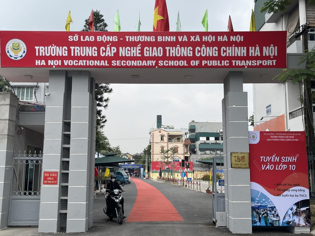 Trường Trung cấp nghề giao thông công chính Hà Nội - một trong những địa chỉ được Sở Giao thông Vận tải giao nhiệm vụ tổ chức đào tạo, giáo viên dạy thực hành lái xe