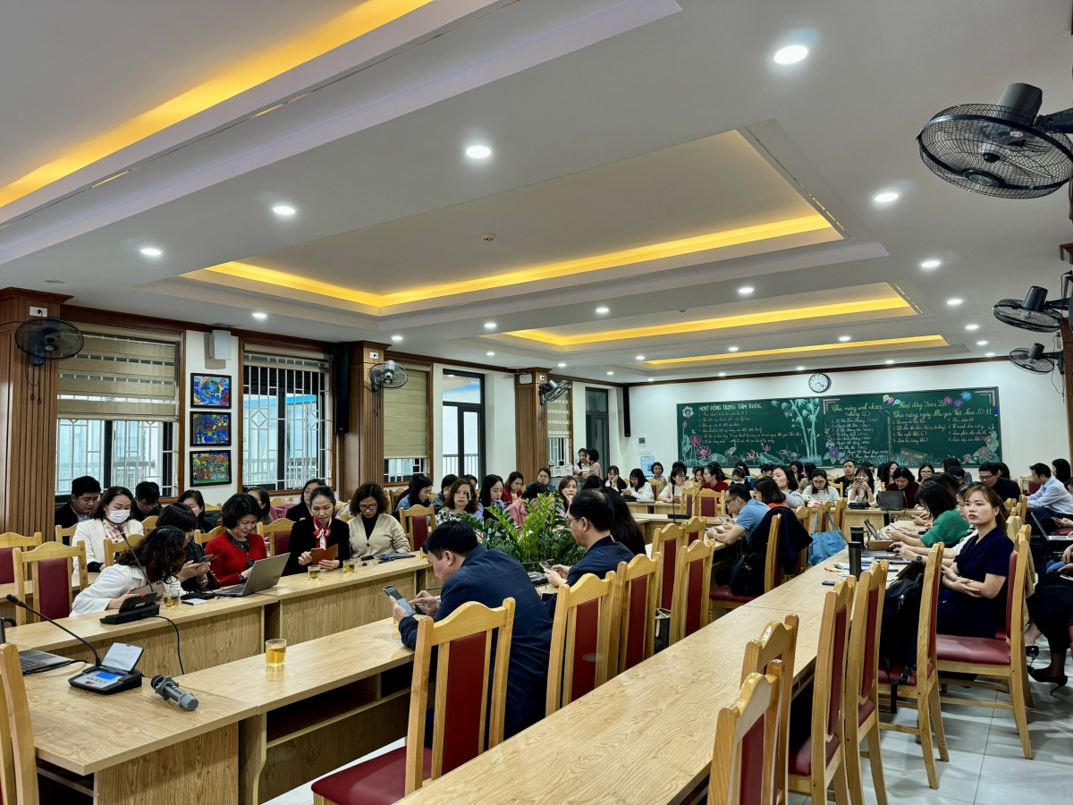 Cán bộ giáo viên Phòng GD- ĐT quận Ba Đình (Hà Nội) tham gia tập huấn