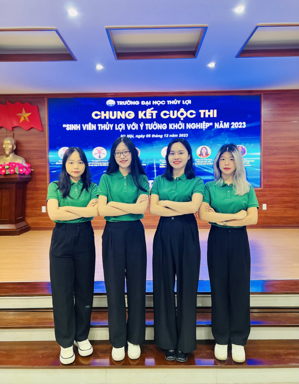 Nhóm sinh viên đạt giải 3 cuộc thi Học sinh, Sinh viên với ý tưởng khởi nghiệp SV-STARTUP cấp trường năm 2023