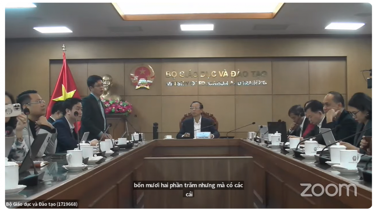 TS Nguyễn Xuân Thành- Vụ trưởng Vụ GDPT chia sẻ kinh nghiệm dạy tích hợp và trả lời những thắc mắc của cán bộ, giáo viên