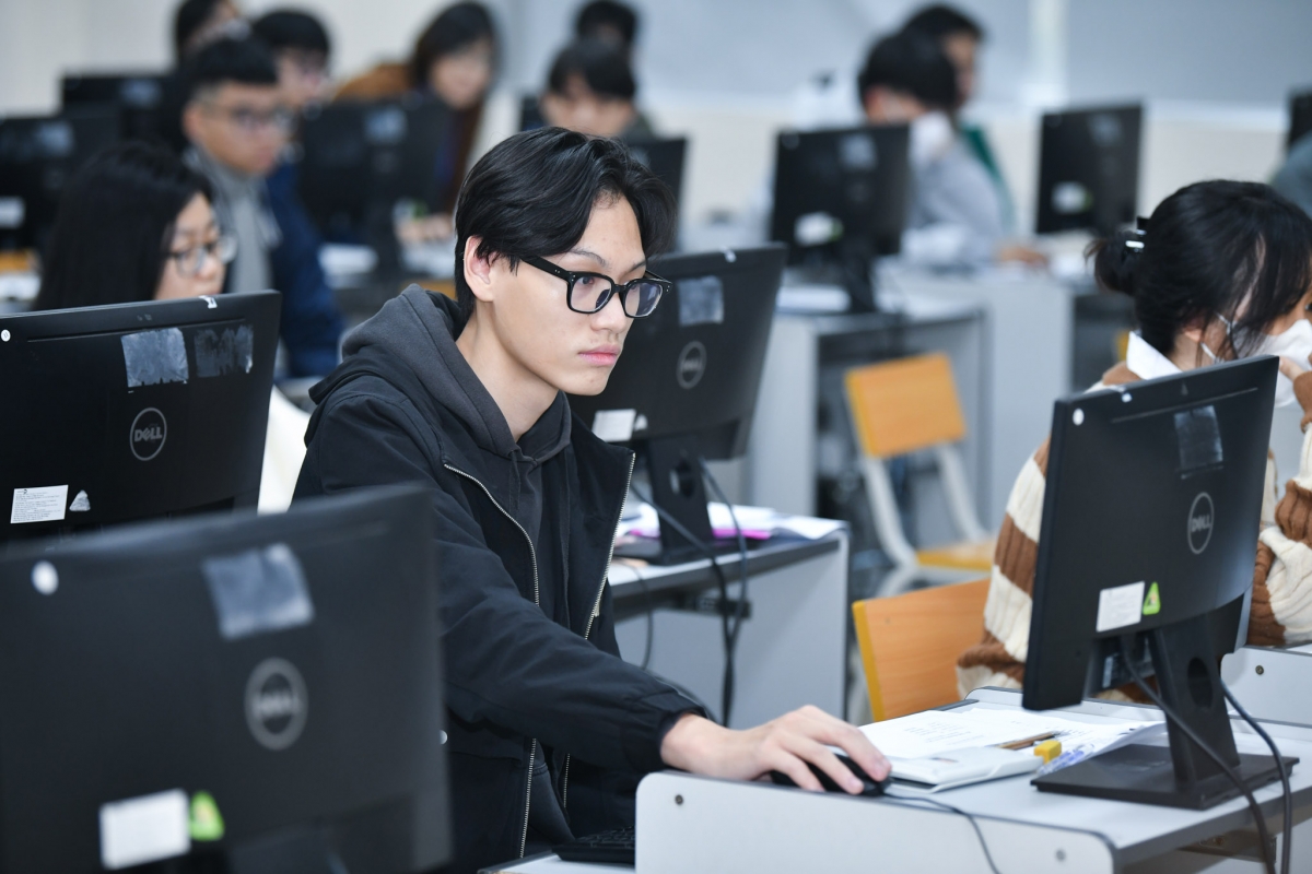 Thí sinh dự thi đánh giá tư duy đợt 1 năm 2024 tại địa điểm thi Đại học Bách khoa Hà Nội