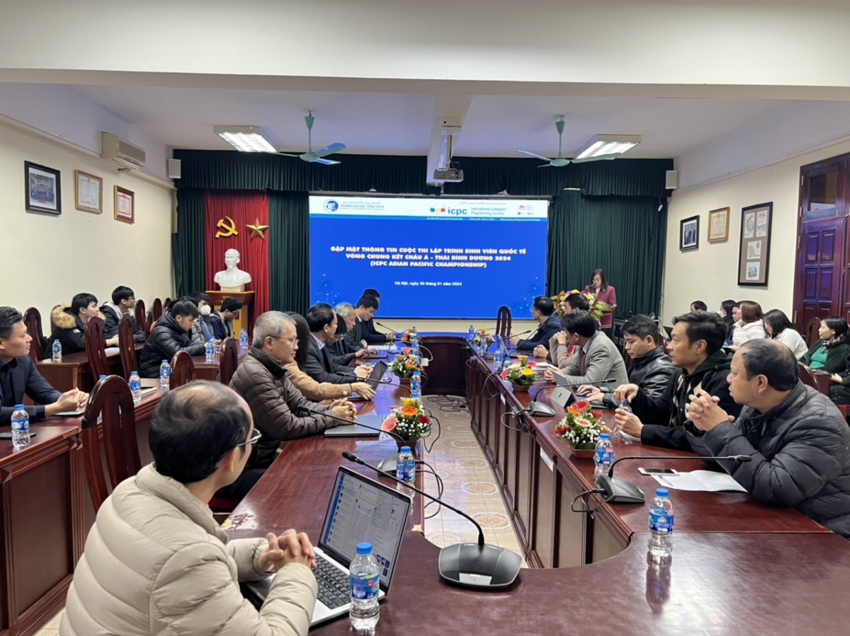 Các đại biểu tham dự Lễ công bố