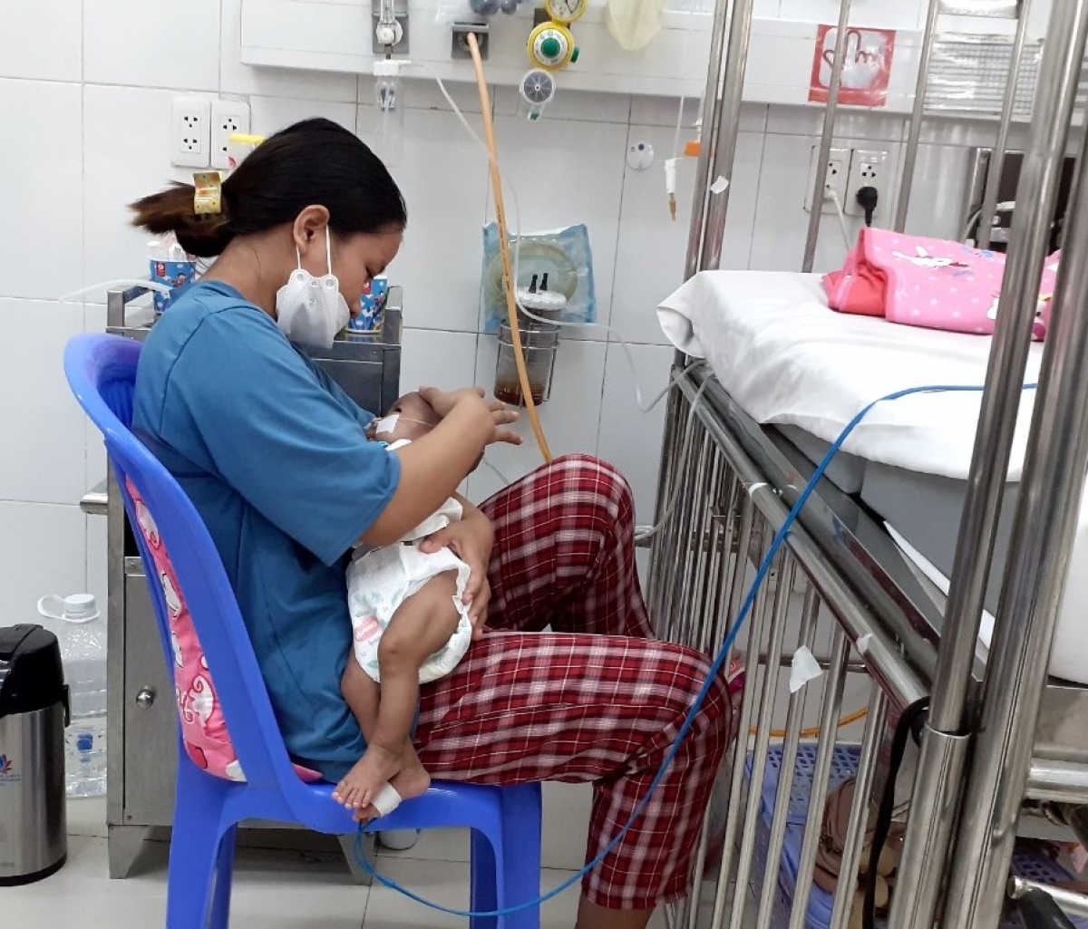 Không ít số ca mắc bệnh hô hấp phải nhập viện tại TP.HCM