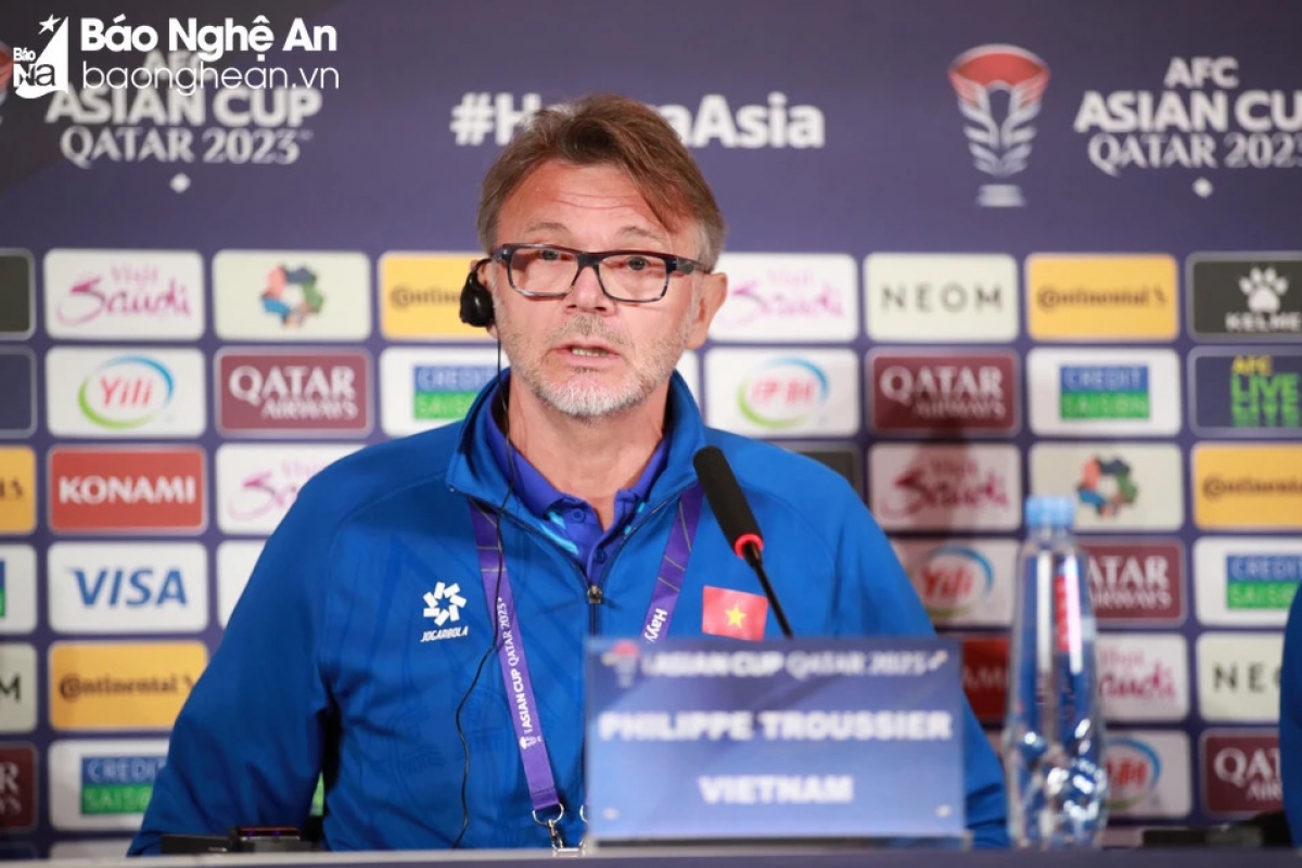 HLV Philippe Troussier. Ảnh: VFF.