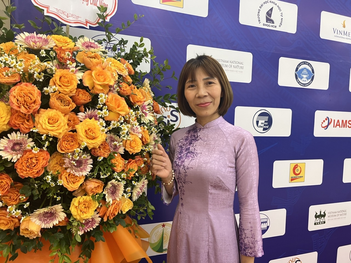 Chị  Lê Mai Phương, nhân viên Nhà hát Nghệ thuật truyền thống Cung đình thuộc Trung tâm bảo tồn di tích Cố đô Huế - 1 trong những tác giả có đề tài nghiên cứu được Quỹ đổi mới sáng tạo VinIF cấp kinh phí