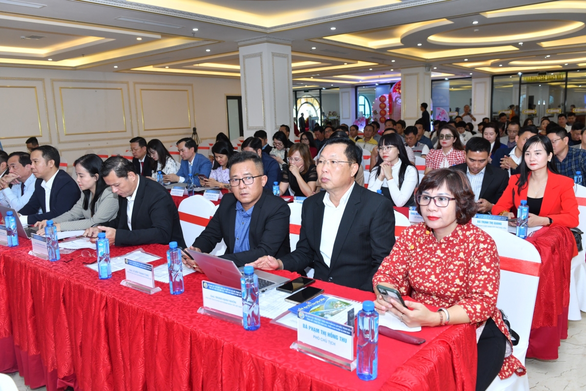 Các đại biểu, doanh nghiệp dự Hội nghị