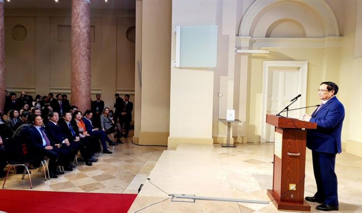 Thủ tướng Phạm Minh Chính phát biếu tại Trường Đại học Hành chính công quốc gia Hungary