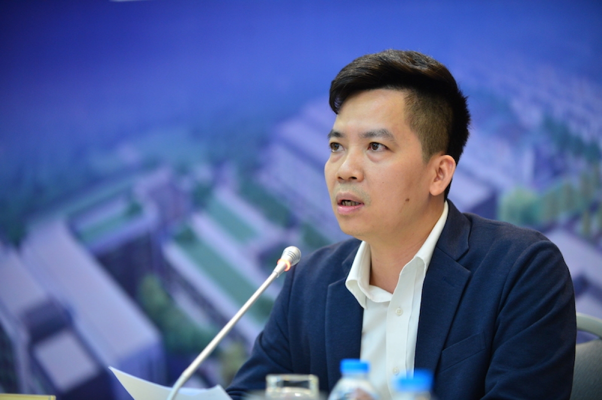 Luật Nhà ở sửa đổi 2023 đã cắt giảm điều kiện về cư trú. Đối với điều kiện về nhà ở và điều kiện về thu nhập cũng sẽ được hướng dẫn trong nghị định của Chính phủ theo hướng đơn giản, dễ thực hiện. Việc này sẽ giúp người dân có cơ hội tiếp cận với nhà ở xã hội dễ dàng hơn - Ông Hà Quang Hưng, Phó cục trưởng Cục Quản lý nhà và thị trường bất động sản, Bộ Xây dựng cho biết