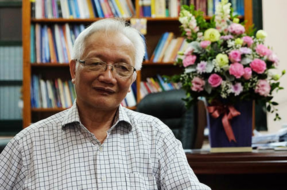Thầy Nguyễn Tùng Lâm - Hiệu trưởng Trường THPT Đinh Tiên Hoàng (Hà Nội). Ảnh: Quỳnh Trang.