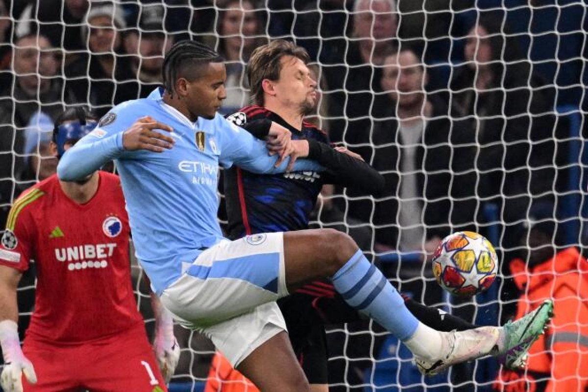 Hậu vệ Manuel Akanji ghi bàn mở tỷ số cho Man City